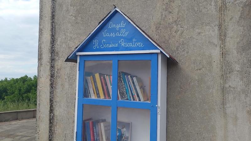A Ogliastro Cilento nasce una nuova "Casetta del Libro" dedicata ad Angelo  Vassallo - Focus Italia Web